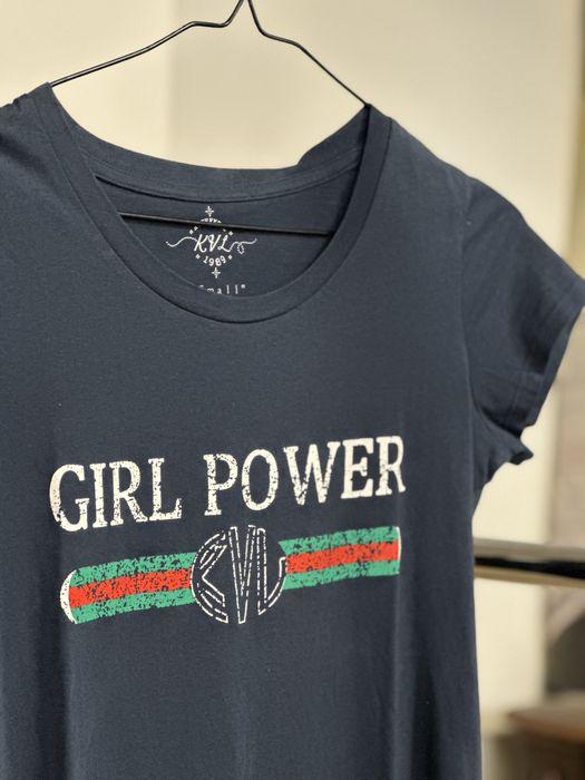 Тъмно синя тениска