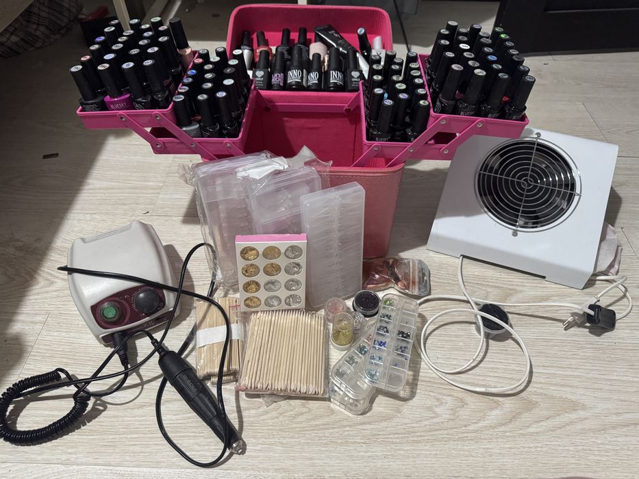 Продаю все для маникюра