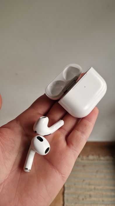 Casti AirPods perfect functionale