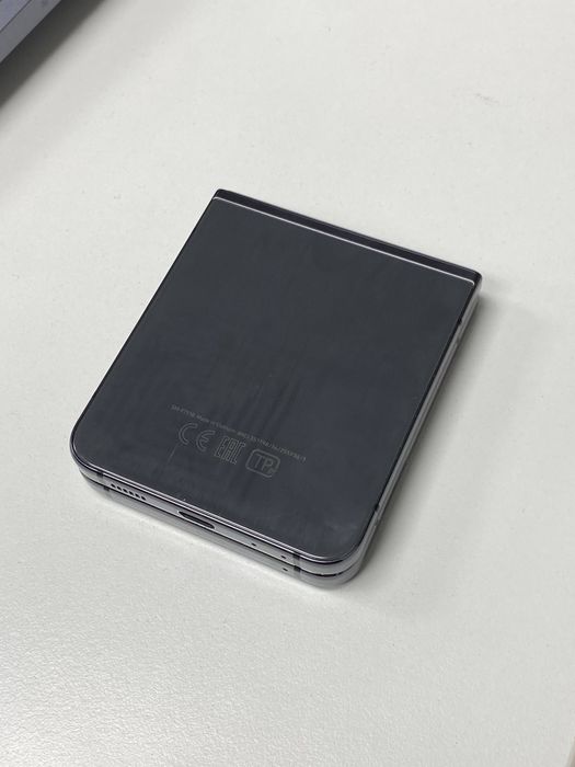 Samsung Galaxy Z Flip5 8/512GB