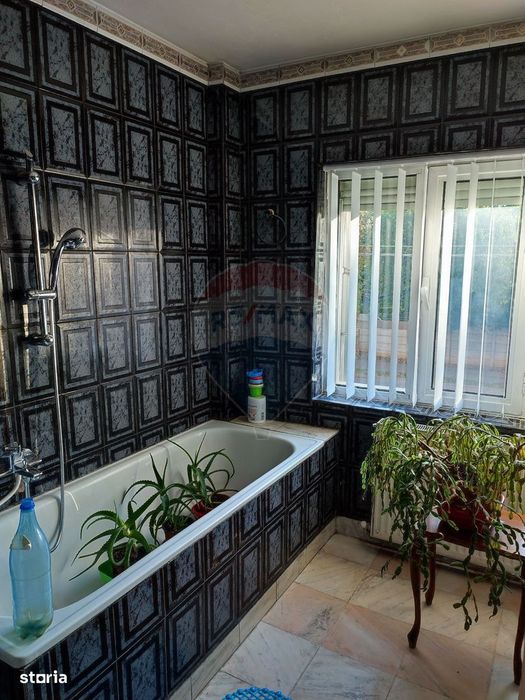 VANZARE SPECIALA Casă / Vilă cu 7 camere, Uverturii MILITARI/Duplex