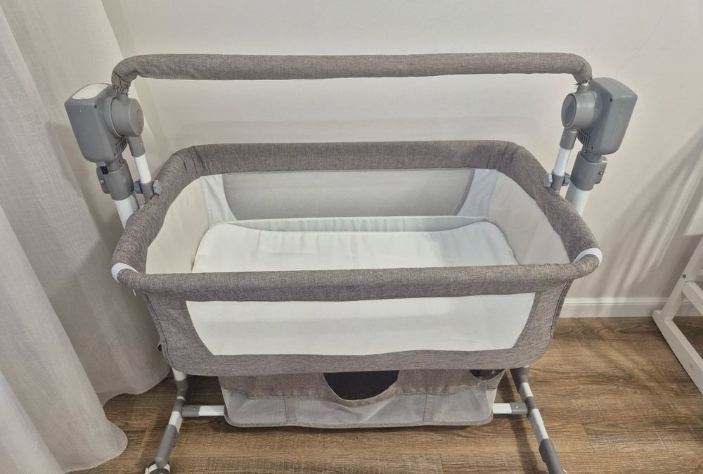 Манеж манежка сама качается