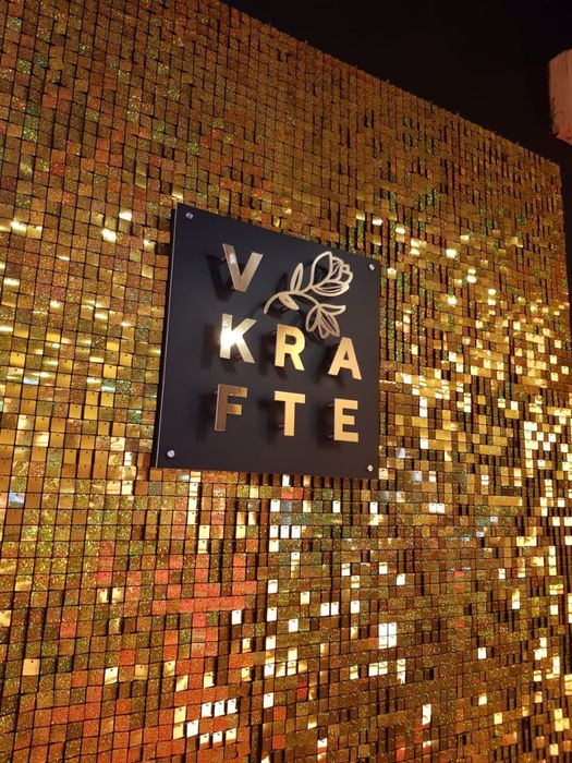 Свадебный декор пайетками