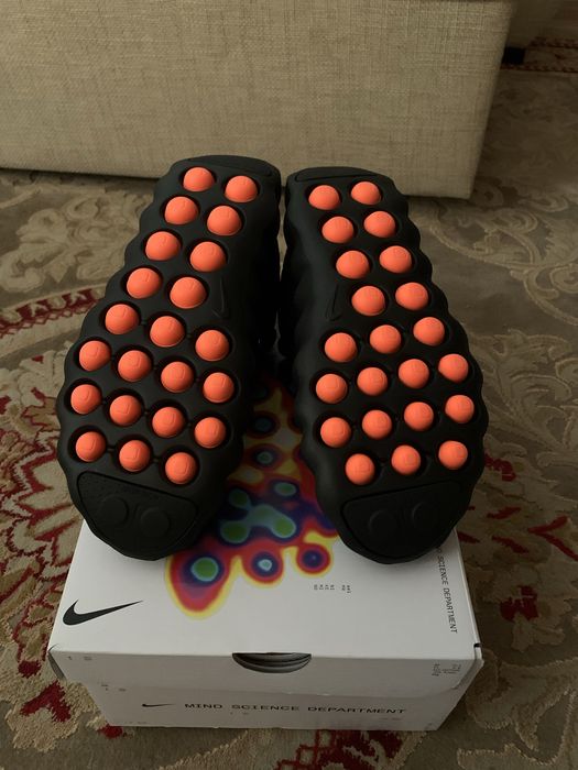 Кроссовки Nike Mind 002