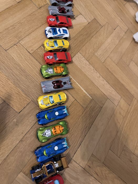 Hot wheels masinute