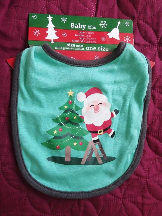 Бебешки Коледни лигавници и чорапки.