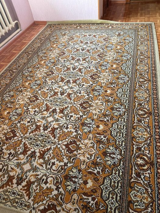 Продам ковёр 2×4