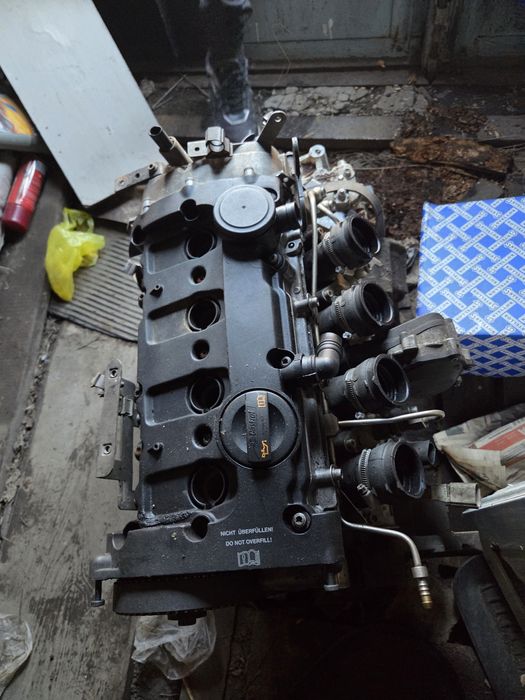 Запчасти на Passat b6 VaG стартер генератор  двигатель BVY