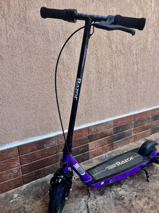 Trotinetă electrica RAZOR