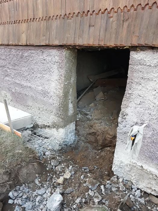 Executam :tăiat uși în beton aramat, spart sapa -beton,demolări pereți