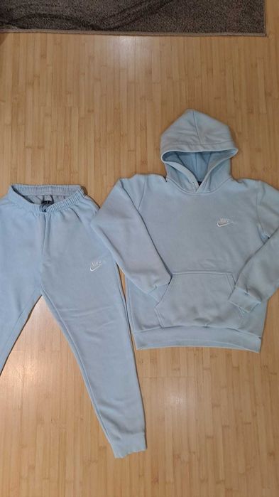 Nike sportswear екип