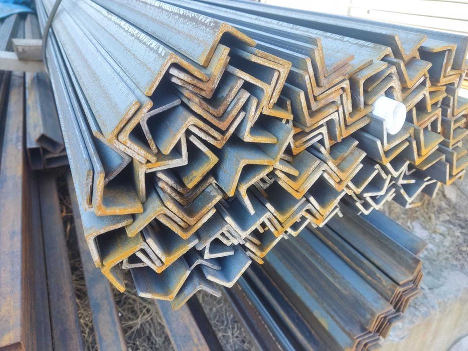 Уголок стальной горячекатаный от 63 до 200 мм , Швеллер, Лист стальной