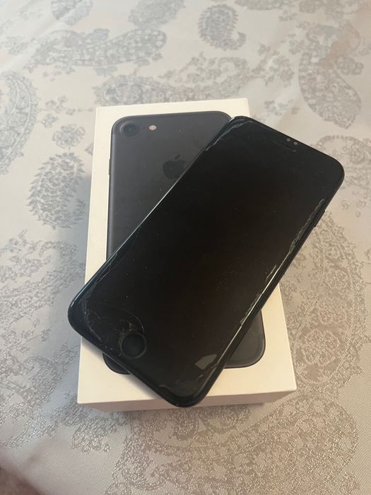 iPhone 7 32 GB Black с Кутия