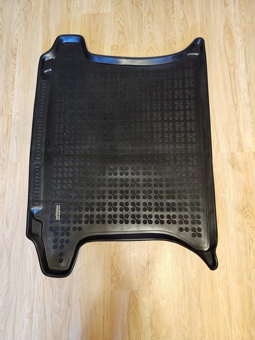 Чисто нова гумена стелка за багажник за Пежо 308 sw