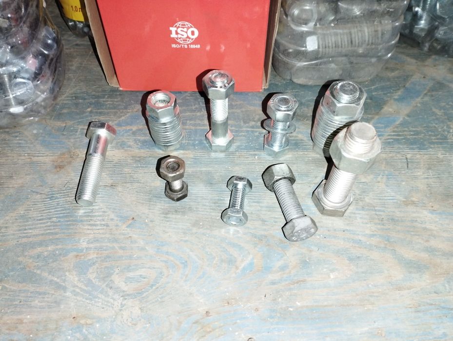 Продам болты гаики