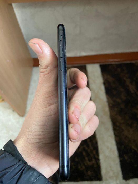 Айфон се 2020 обмен либом продам