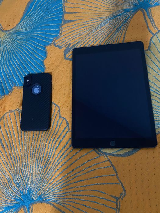 Ipad 9th generation Wi-Fi+ iPhone X
