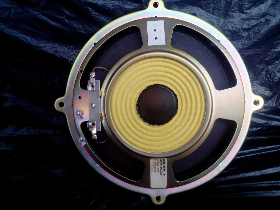 Bose субуфер стъпало и еквалайзер