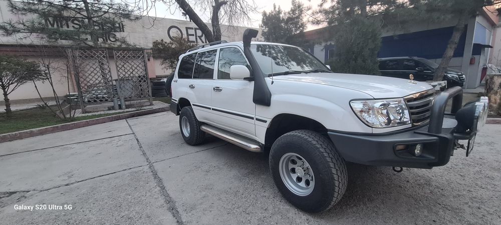 Toyota land cruiser 105.  Экспедиционный. Баки на 280 литров.