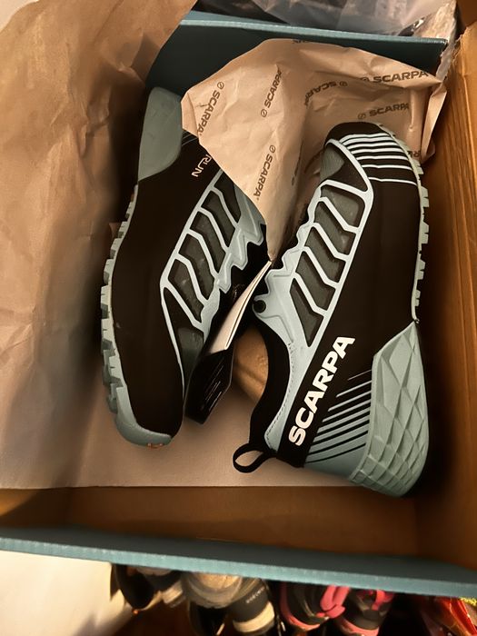 Adidasi Scarpa Ribelle Run de vanzare
