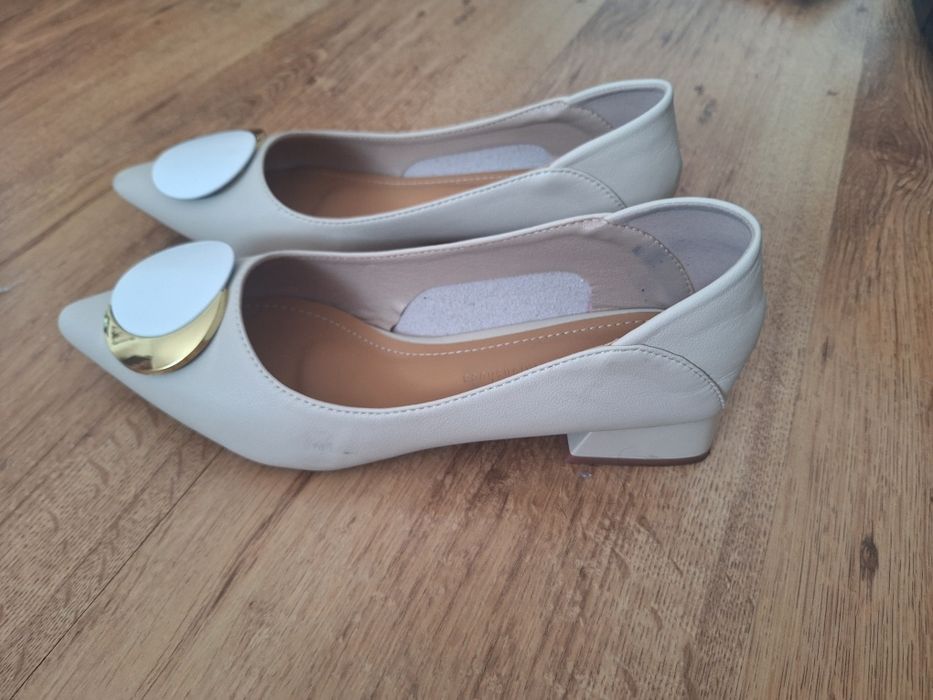 Vând pantofi marimea 37