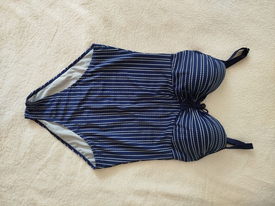 Продам купальники