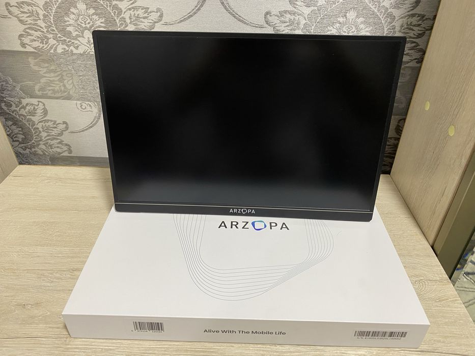Arzopa Z1RC 16.1” 2.5K Portable Monitor — Deyarli Yangi