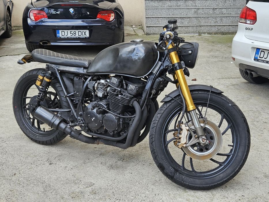 Yamaha XJ550 Cafe Racer