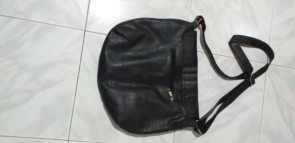 Дамска чанта с дълга дръжка