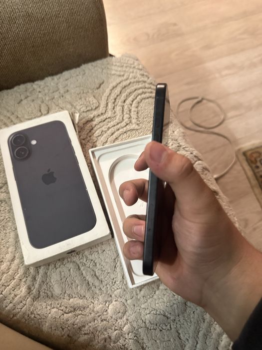iPhone 16 128gb.