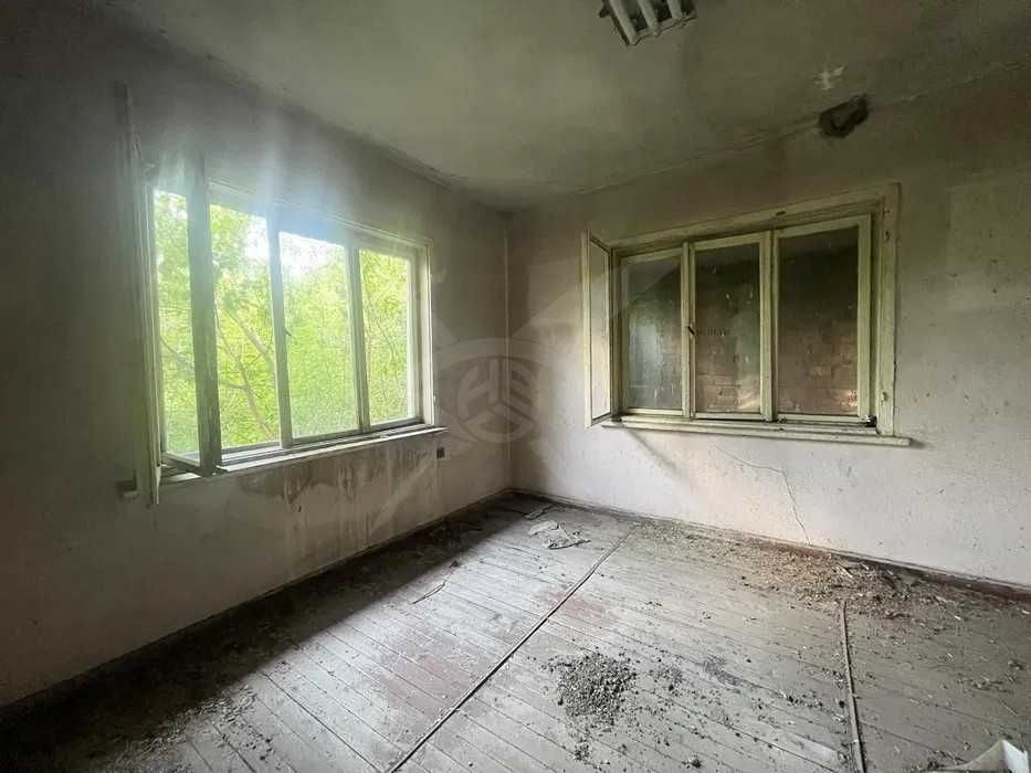 Продава се Къща в с. Гранит, Област Стара Загора - 400 кв.м за 105 €/кв.м - Снимка #3