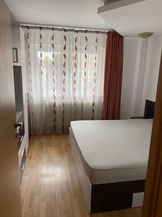 Particular -> inchirez ap 2 camere str. toamnei .