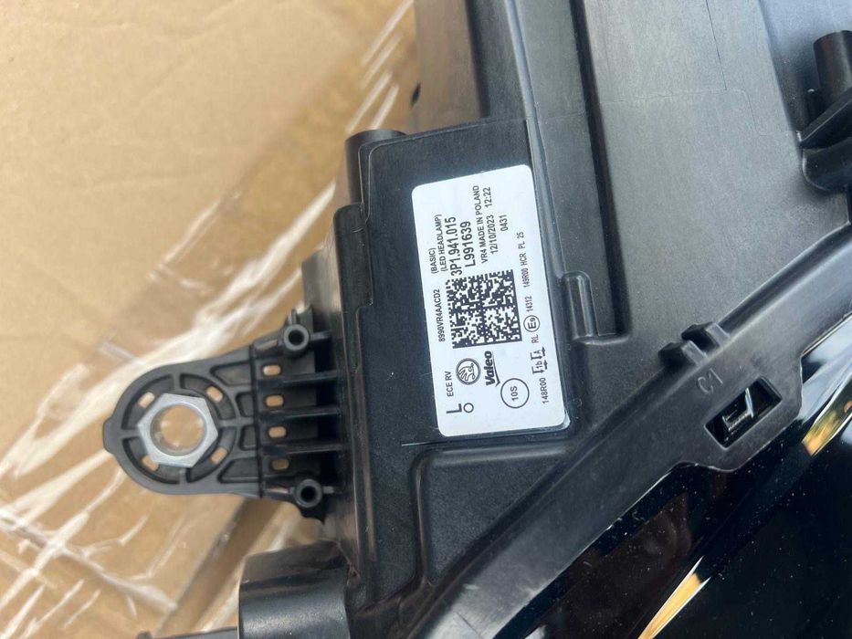 Far led nou stanga/dreapta Skoda Superb 4