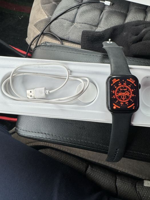 Apple Watch 8 45mm