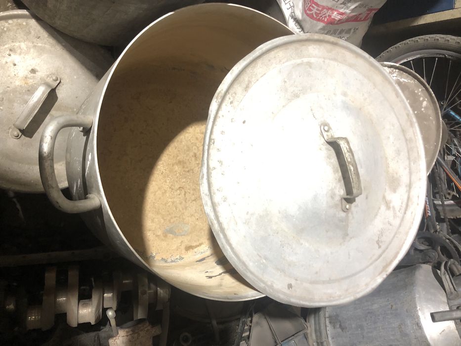 Выворки разные кастрюли  ( советские )