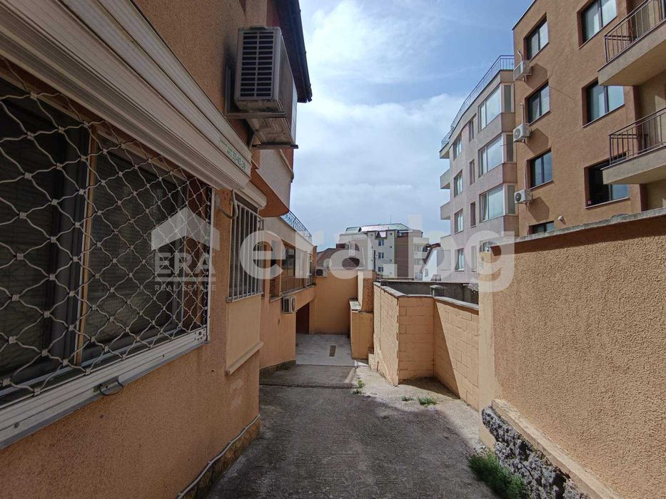 Закрито паркомясто в подземен паркинг в район"Погреби"