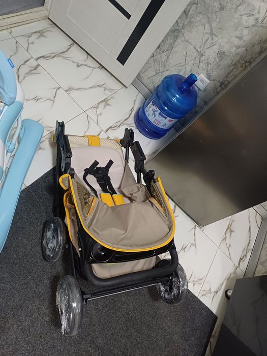 Продаётся фирменный коляска Hauck for kids