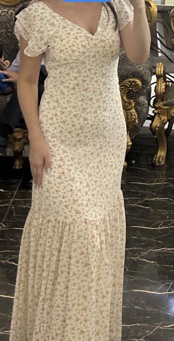 Продам платья , пальто