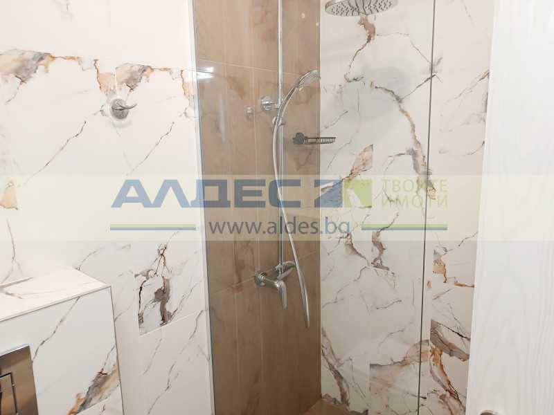 Дава се под наем Четиристаен апартамент в София, Изток - 140 кв.м за 1530 € - Снимка #13