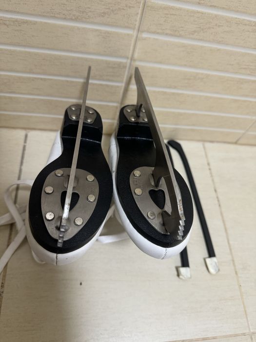 Patine copii albe , gheata marimea 31 pentru patinuar fete sau baieti