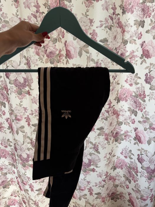 Adidas черен клин