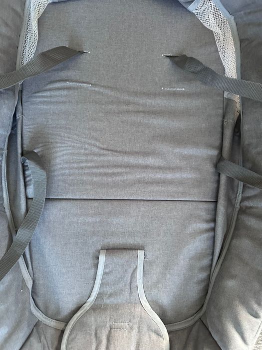 Balansoar electric pentru bebeluși – funcționează pe baterii (fără înc