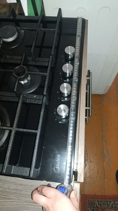 Продам встроенную газ плиту
