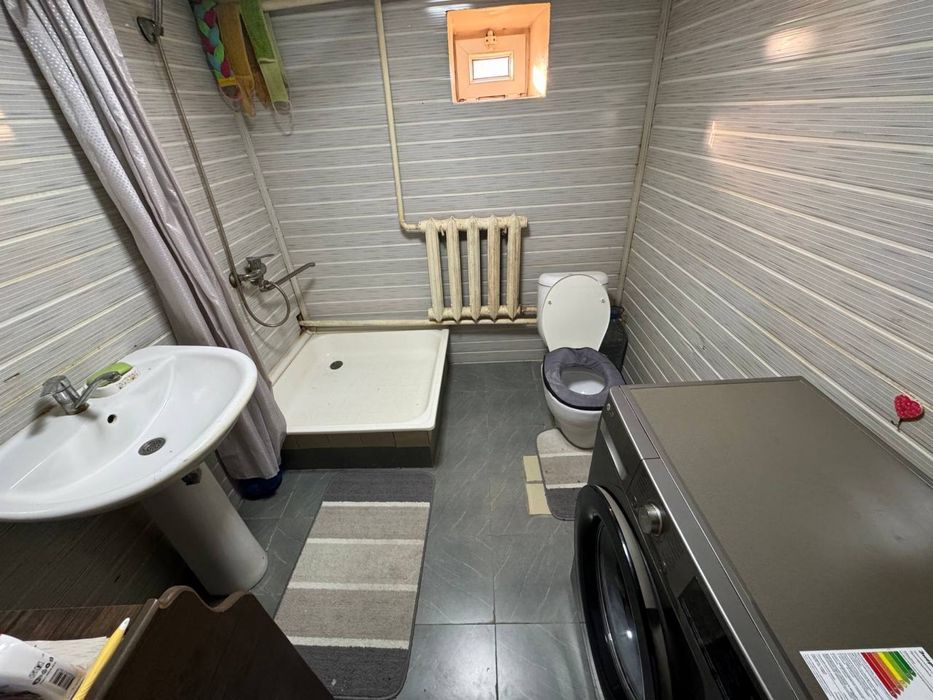 Тошкент шахар бектемир  2,5 сотих  4 хона