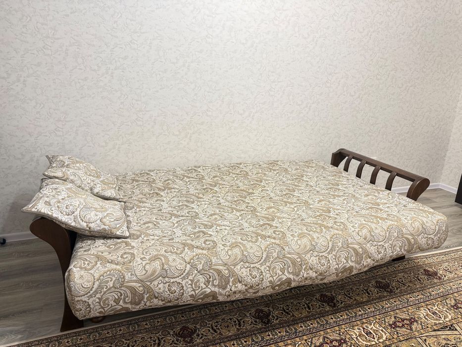 Продам просторный и удобный диван