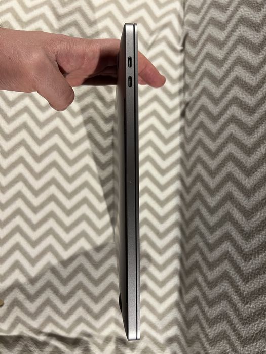 MacBook Pro 16-inch 2019, full box, Cycle Count 140