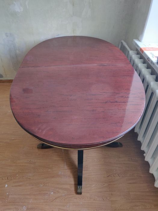 Продаю стол дерево + 4 деревянных стула