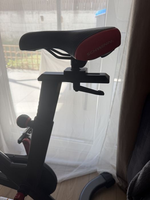 Vand bicicleta statica Schwinn NOUA