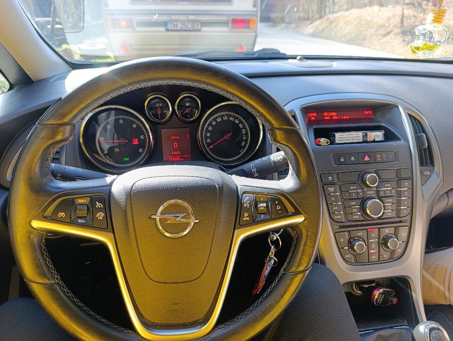 De vânzare Opel Astra J