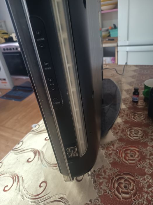 Vând TV Philips funcționează impecabil